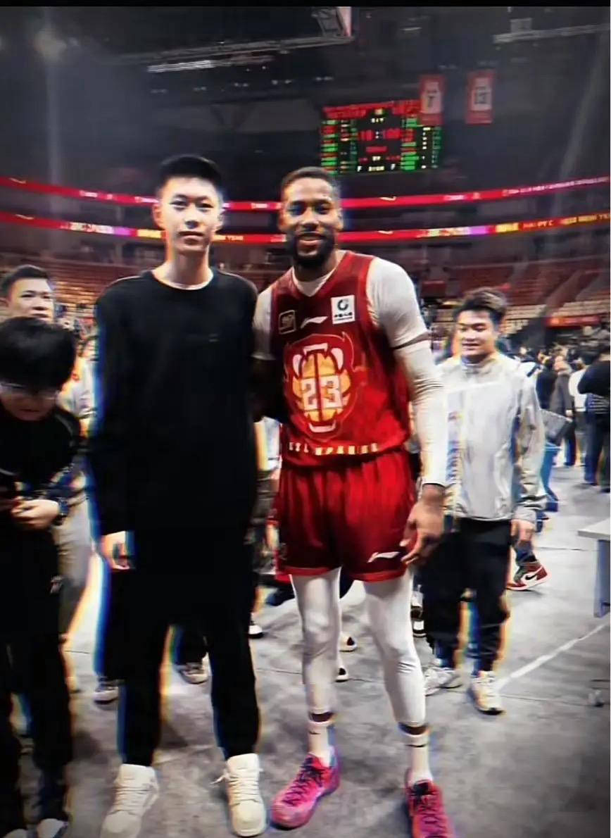 广东宏远发布备战花絮，冲刺阶段外线爆发，中超任务艰巨，球队文化被再次提及的简单介绍