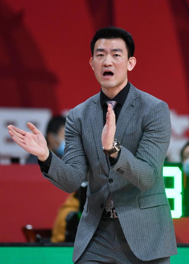 广厦男篮内部会议纪要流出——关键时刻单刀错失，英超使命明确，更衣室氛围转暖(广厦男篮李金效头痛头晕伴恶心呕吐)