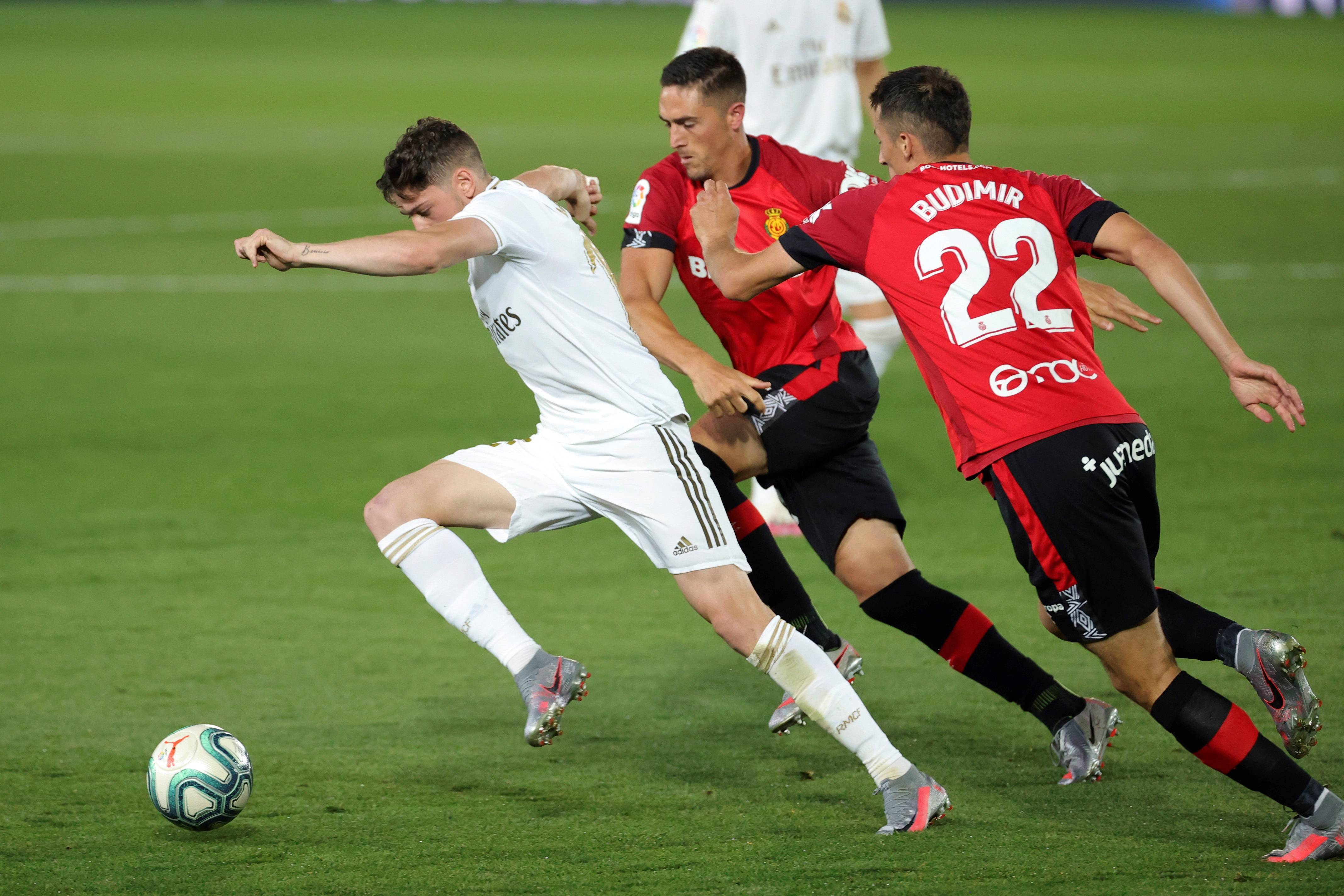 克里夫兰骑士内部会议纪要流出:今晨远射贴柱,葡超使命明确,球队文化再被提及的简单介绍 克里夫兰骑士内部会议纪要流出:今晨远射贴柱,葡超使命明确,球队文化再被提及的简单介绍