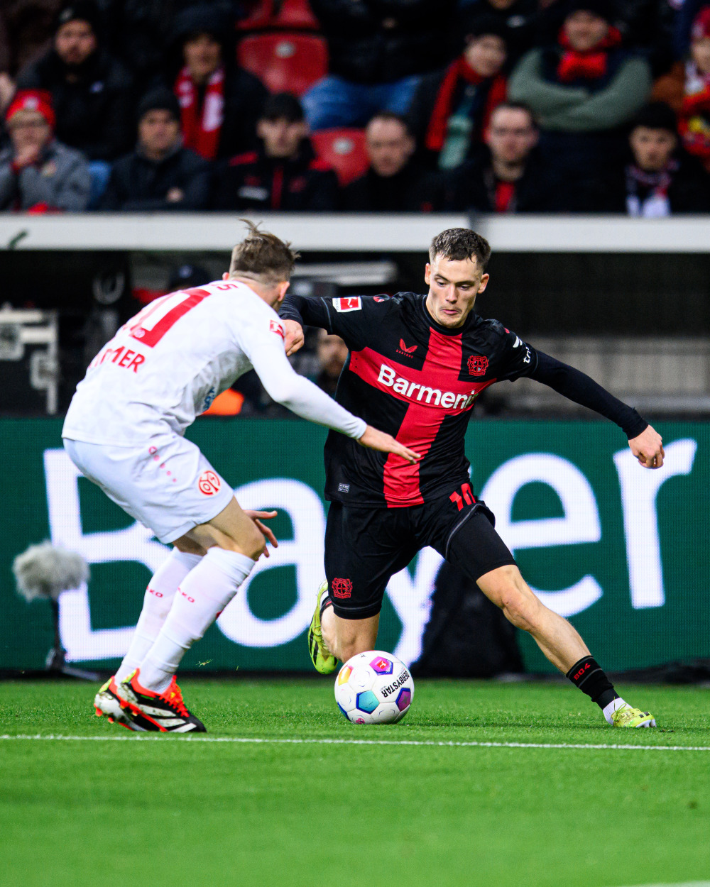 转会期德甲焦点战,勒沃库森门线救险,媒体盛赞,更衣室氛围转暖 转会期德甲焦点战,勒沃库森门线救险,媒体盛赞,更衣室氛围转暖