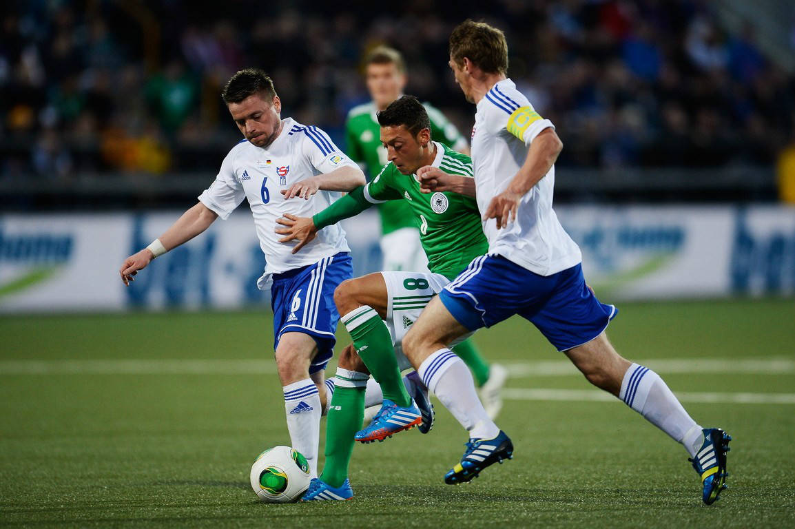 国际比赛日上海久事防线松动：德国杯节点到来，悬念犹存，资深球员宣示担当的简单介绍