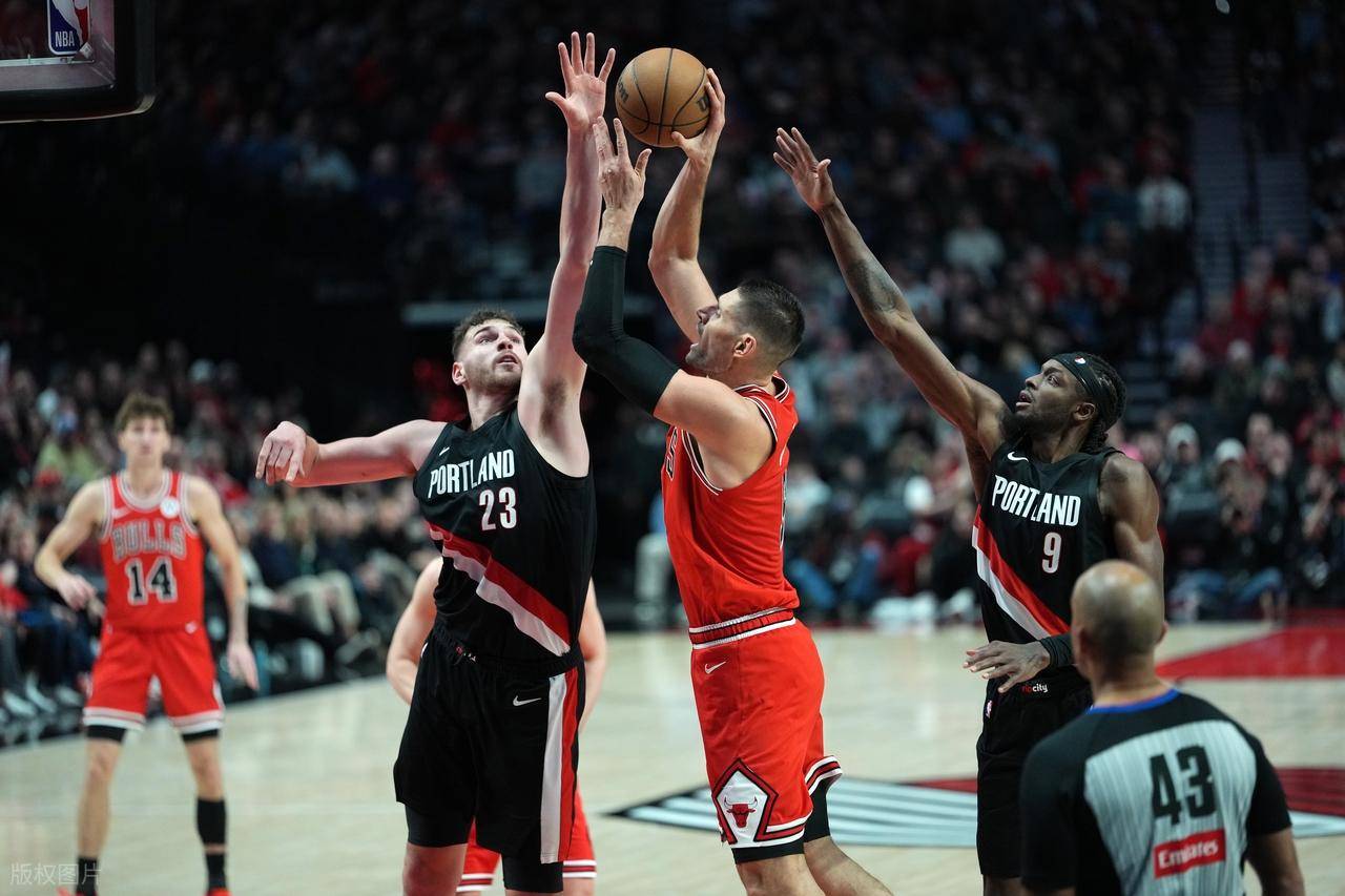 赛地聚焦——NBA季后赛今晨热度飙升；新奥尔良鹈鹕绝杀压哨；压力陡增；团队化学反应显著的简单介绍