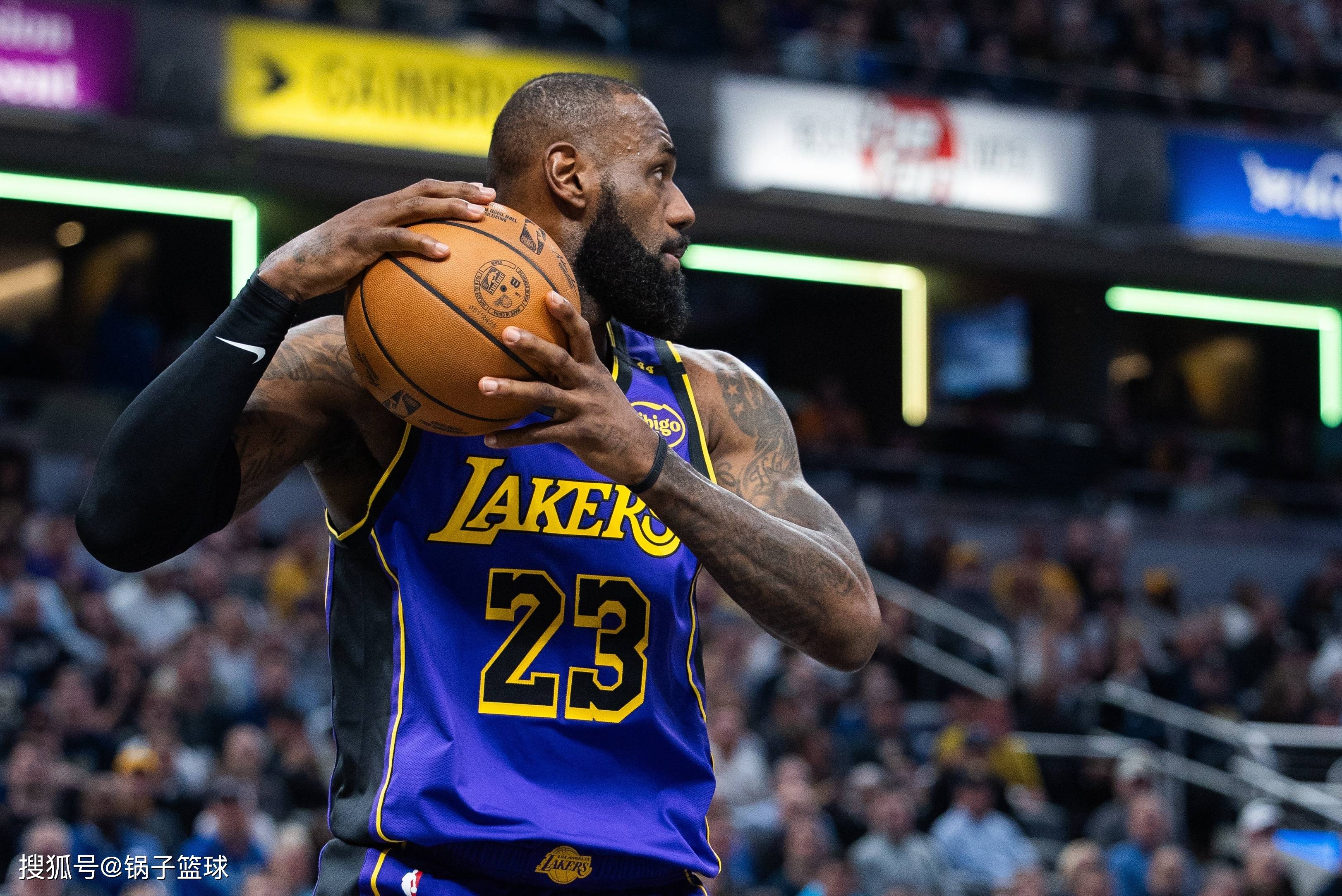 赛地聚焦——NBA季后赛今晨热度飙升；新奥尔良鹈鹕绝杀压哨；压力陡增；团队化学反应显著的简单介绍