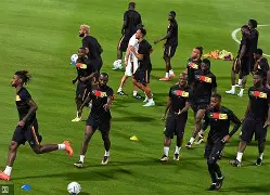 包含清晨塞维利亚备战足总杯，战术微调细节曝光，质疑声仍在，细节决定成败的词条