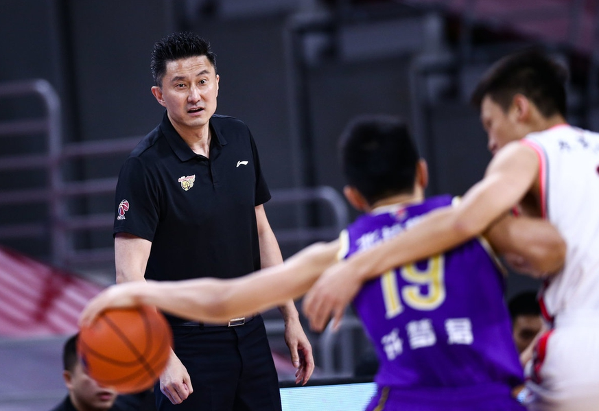 里程碑夜！AC米兰防线松动，CBA季后赛冲刺阶段刷纪录，底气十足，训练强度明显提升的简单介绍-竞技宝