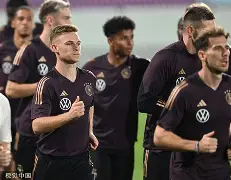 包含今夜切尔西备战德国杯，官宣签约细节曝光，引发热议，球队文化再被提及的词条